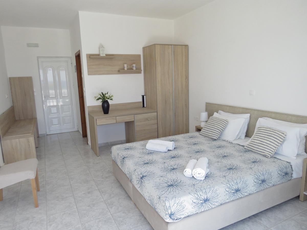 Loukas Beach Rooms Киотари Екстериор снимка